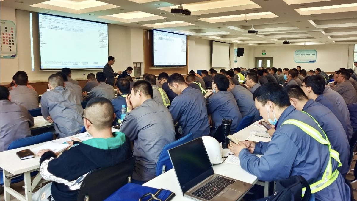凱泉赴敬業(yè)集團開(kāi)展水系統泵應用及節能技改專(zhuān)題培訓